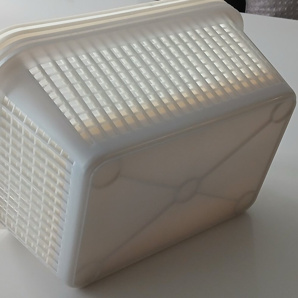 Plastic Cream and Pearl Storage Baskets - set of (4) - Picture 5 of 5
